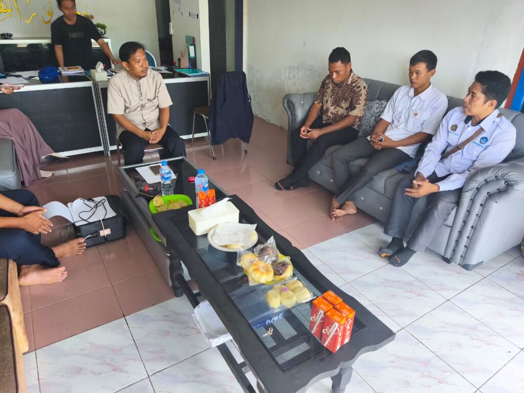Dekan dan dosen Fakultas Perikanan UNAMIN bersama pimpinan Ponpes Nurul Yaqin dan jajaran berdiskusi terkait rencanan kerjasama pengelolaan dan pendampingan kegiatan budidaya ikan sekaligus melakukan kunjungan ke kolam budidaya ikan air tawar sebagai bagian dari persiapan kerja sama pengembangan budidaya ikan